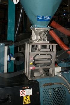 Skriňový magnetický separátor MSS-MC – vstrekovanie plastov