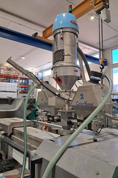 Automatický magnetický separátor MSS-AC WORM - vstrekovanie plastov