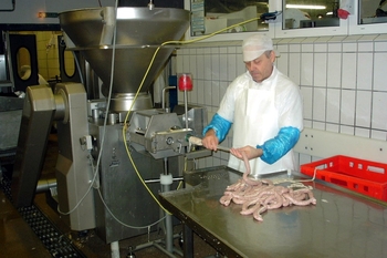 Mobilný potrubný detektor kovov MEATLINE 07 – kontrola mäsových výrobkov v potravinárstve
