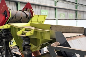 Vibračný rozprestierací podávač - triedenie jemných frakcií a príprava materiálu