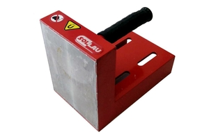 Magnetický čerič plechov