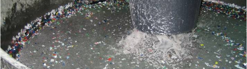 Využitie vibračného sita pre recykláciu vody pri spracovaní PET