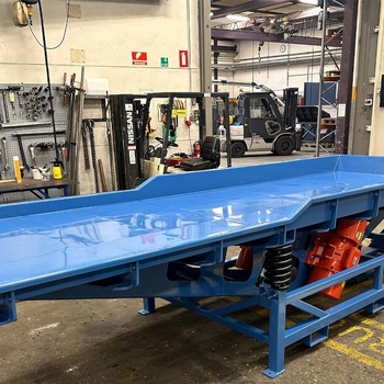 Vibračný dopravník