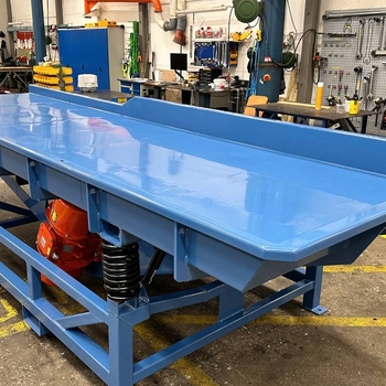 Vibračný dopravník